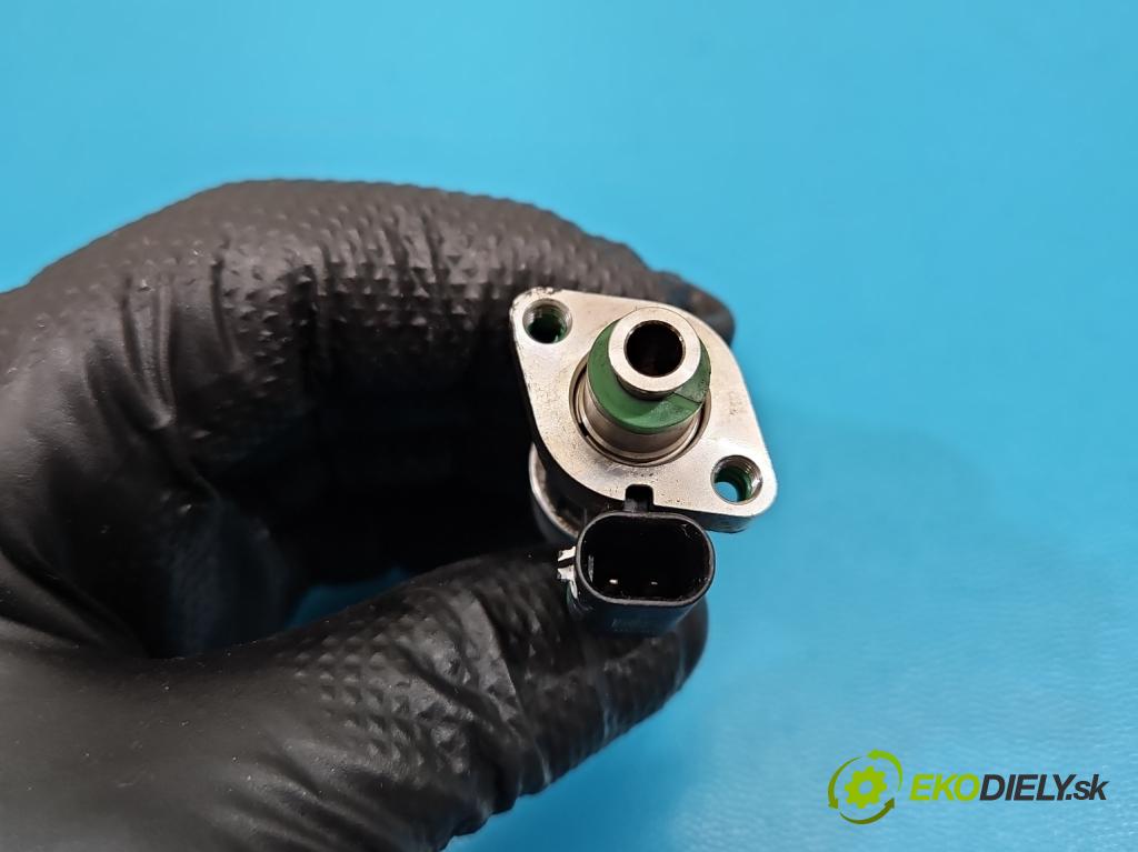 Opel Astra V  2015-2022 1.4 T 125 HP manual 92 kW 1399 cm3 5- vstrek 55577403 (Vstrekovač paliva)