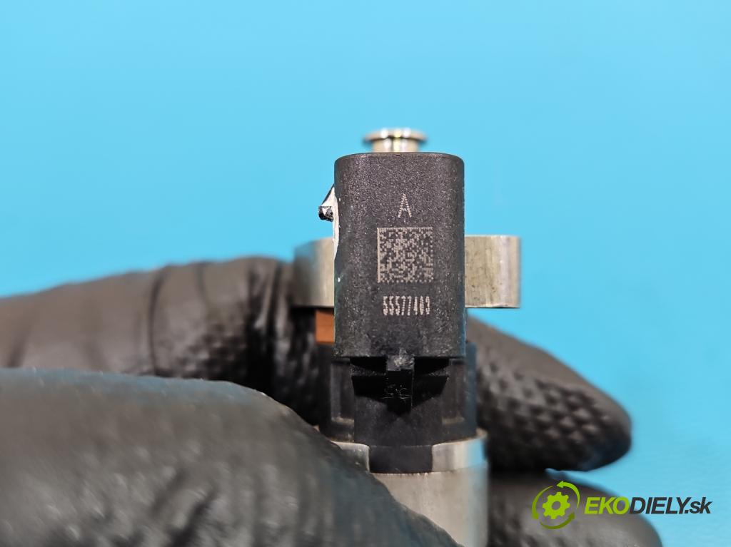 Opel Astra V  2015-2022 1.4 T 125 HP manual 92 kW 1399 cm3 5- vstrek 55577403 (Vstrekovač paliva)