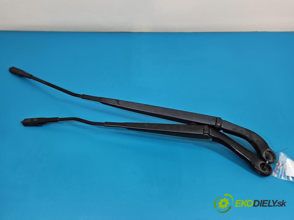 Nissan Qashqai I J10 2006-2013 2.0 dci 150 HP manual 110 kW 1995 cm3 5- rameno stieračov predné komplet 80017587