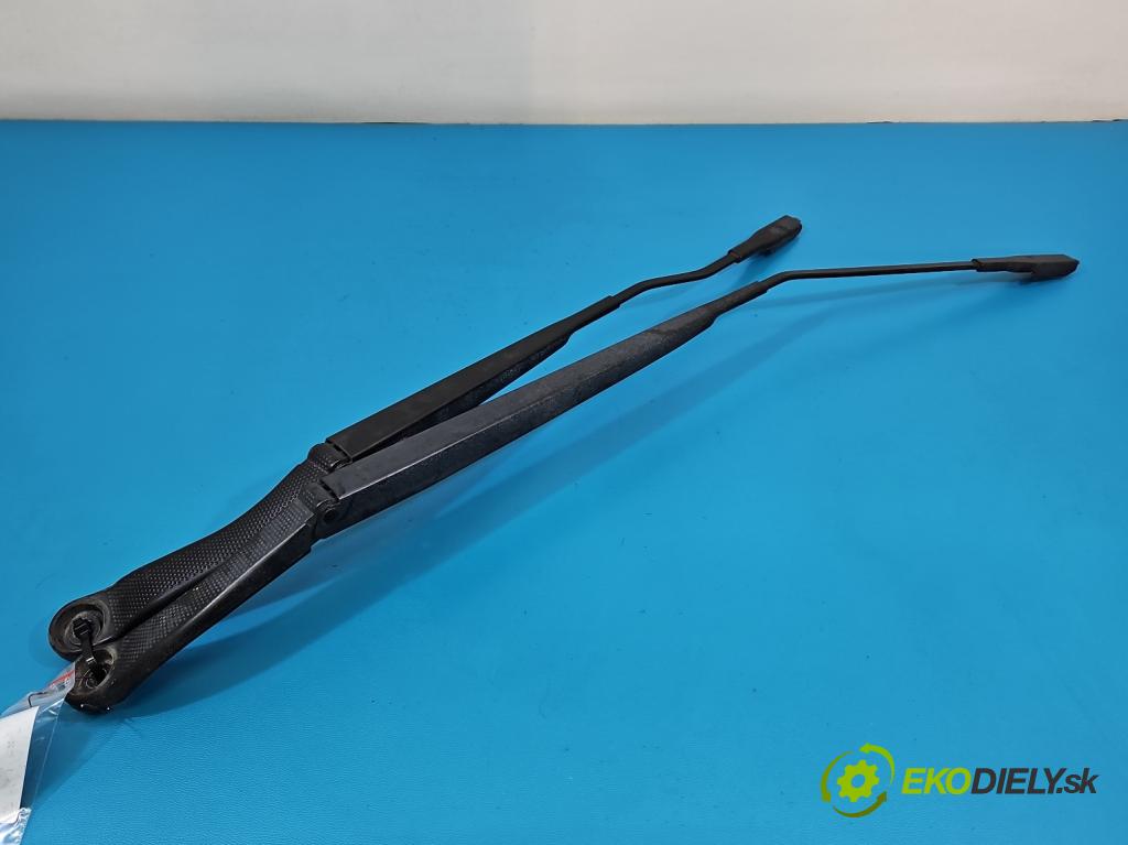 Nissan Qashqai I J10 2006-2013 2.0 dci 150 HP manual 110 kW 1995 cm3 5- rameno stieračov predné komplet 80017587