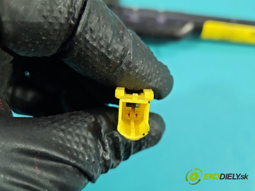 Alfa romeo Giulietta 1.6 jtd 105 HP manual 77 kW 1598 cm3 5- pas bezpečnosť: predné ľavý 34060218A