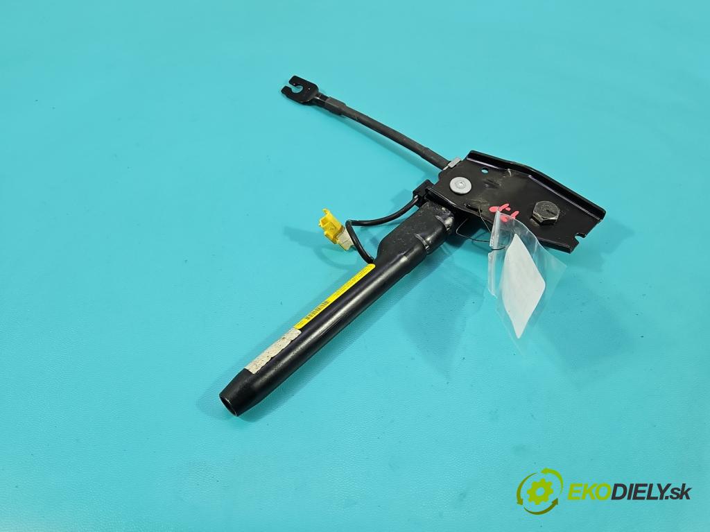 Alfa romeo Giulietta 1.6 jtd 105 HP manual 77 kW 1598 cm3 5- pas bezpečnosť: predné pravý 34059960A