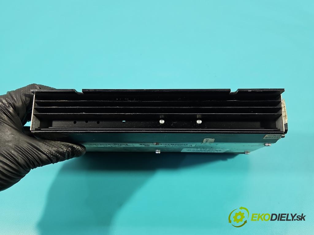 Vw Passat B6 2005-2010 2.0 tdi 140 HP manual 103 kW 1968 cm3 5- Zesilovač: 3C0035456D (Zosilňovač)