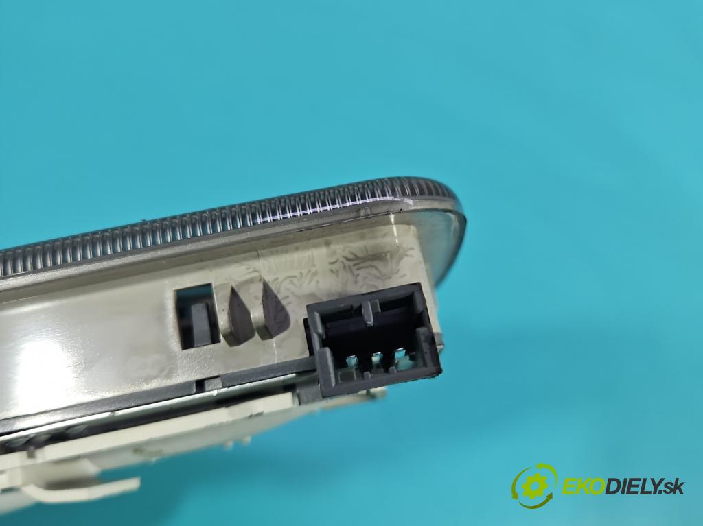 Alfa romeo Giulietta 1.6 jtd 105 hp manual 77 kW 1598 cm3 5- světlo interiéru 735244963