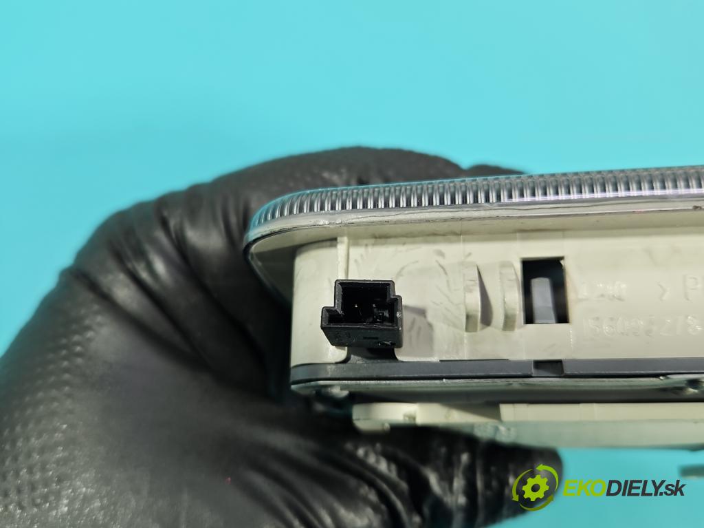 Alfa romeo Giulietta 1.6 jtd 105 hp manual 77 kW 1598 cm3 5- světlo interiéru 735244963