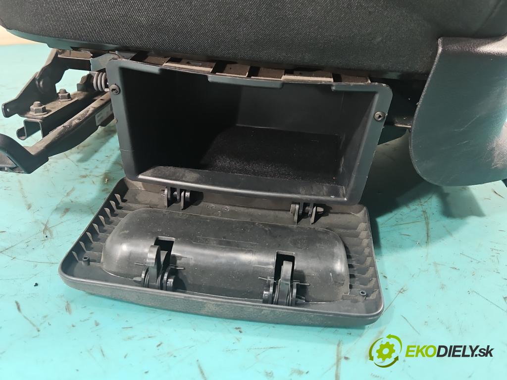 Skoda Fabia III 2014- 2021 1.0 MPI 60 HP manual 44 kW 999 cm3 5- Sedačka ľavý  (Sedadlo)