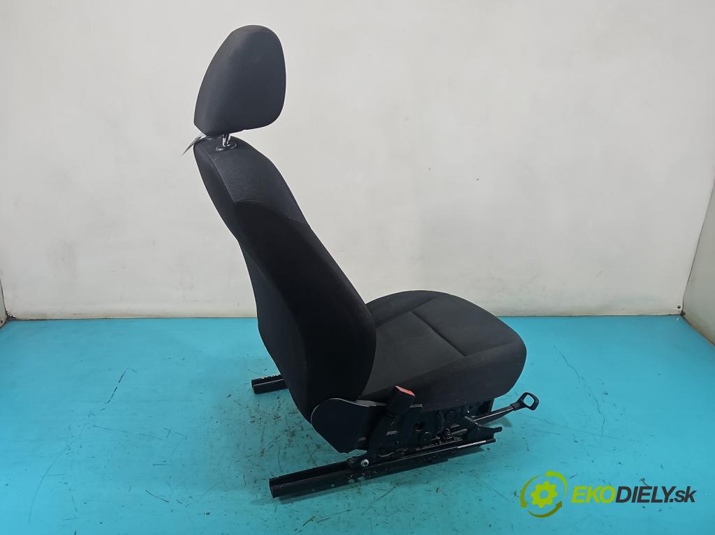 Skoda Fabia III 2014- 2021 1.0 MPI 60 HP manual 44 kW 999 cm3 5- Sedačka ľavý  (Sedadlo)