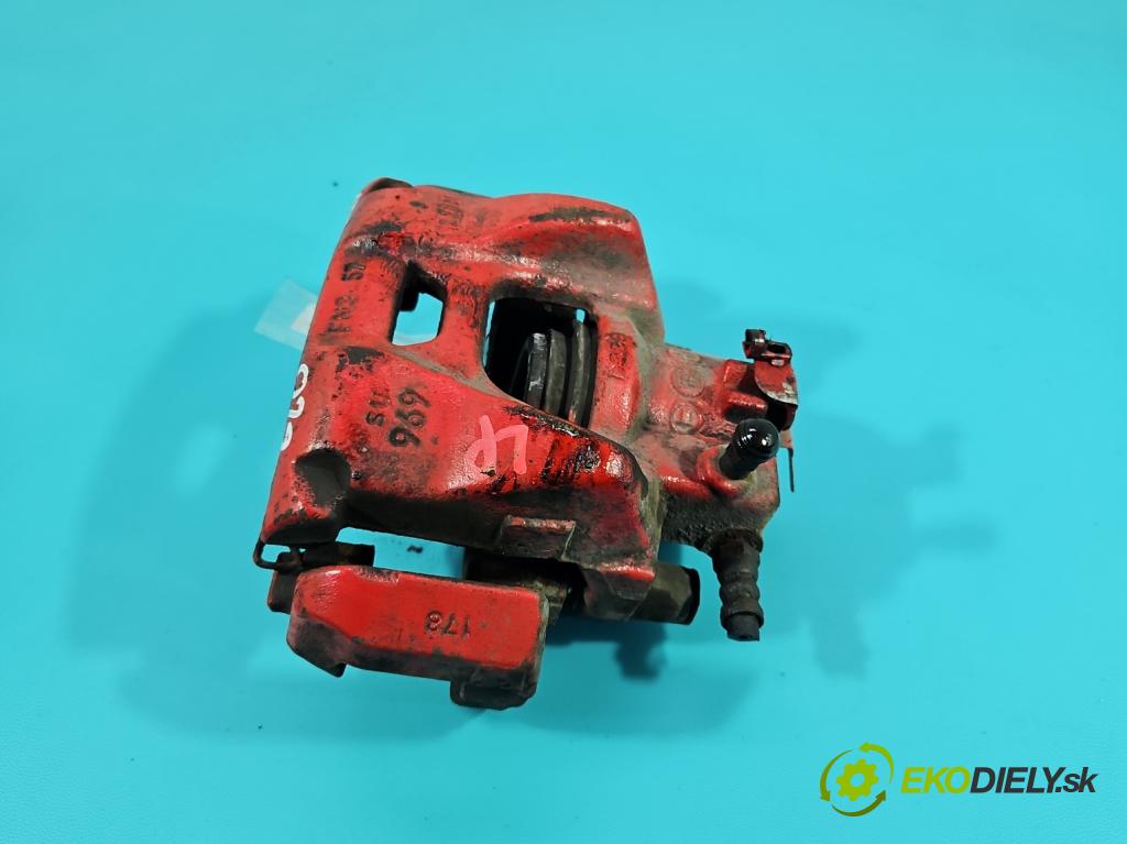 Alfa romeo Giulietta 1.6 jtd 105 HP manual 77 kW 1598 cm3 5- brzdič predné ľavý  (Kľučka dverí ostatné)