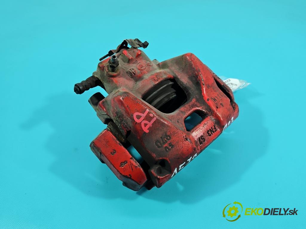 Alfa romeo Giulietta 1.6 jtd 105 HP manual 77 kW 1598 cm3 5- brzdič predné pravý  (Kľučka dverí ostatné)