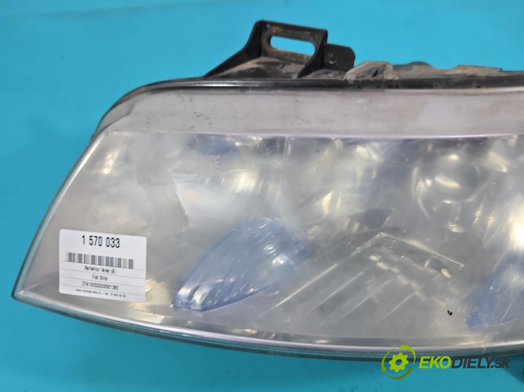 Fiat Stilo 1.6 16V 103 HP manual 76 kW 1596 cm3 5- Reflektor: ľavý  (Kľučka dverí ostatné)