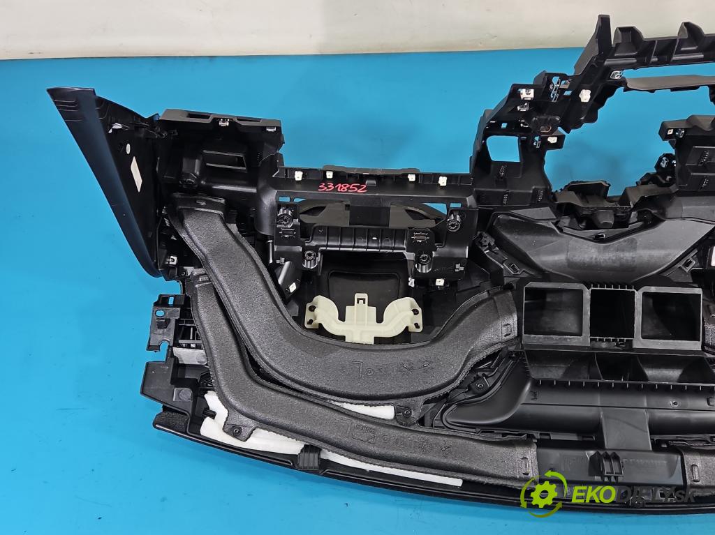 Renault Clio V 2019- 1.0 91 KM automatic 67 kW 999 cm3 5- kokpit,pristrojová doska rozdeľovacia 681009207R