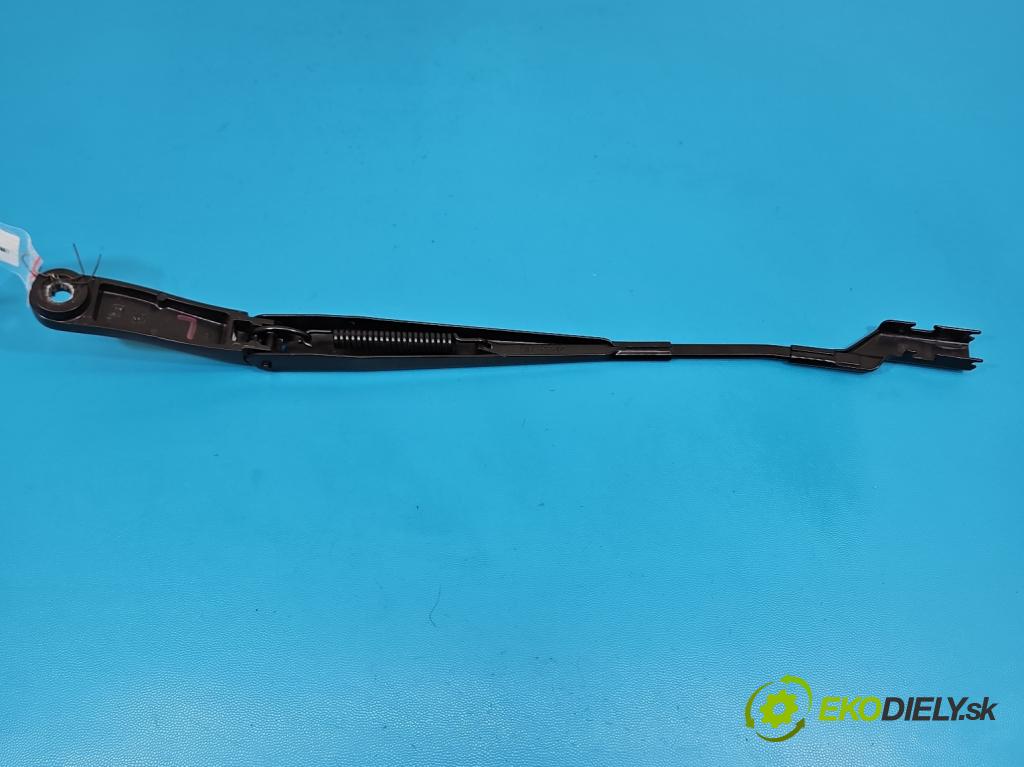 MG MG3  24- 1.5 16V 102 HP automatic 75 kW 1498 cm3 5- rameno stieračov ľavé