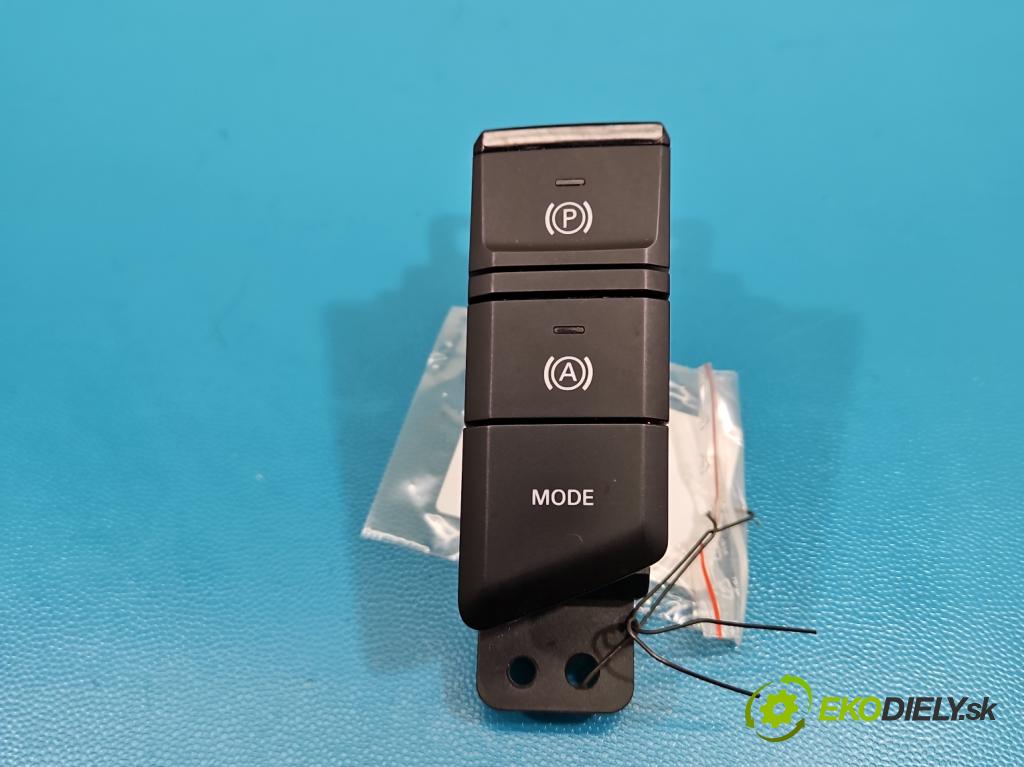 MG MG3  24- 1.5 16V 102 HP automatic 75 kW 1498 cm3 5- prepínač brzda: ručný 11342612 (Prepínacie páčky pod volantom)