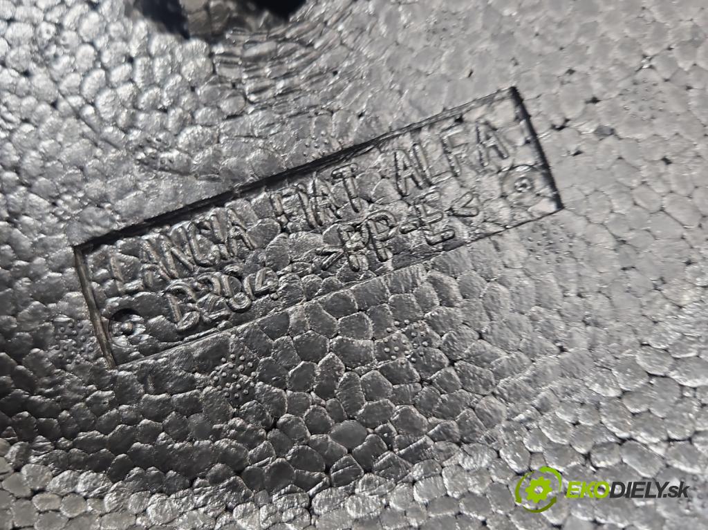 Alfa romeo Giulietta 1.6 jtd 105 HP manual 77 kW 1598 cm3 5- Příspěvek: Polystyren: kufra: 50516464