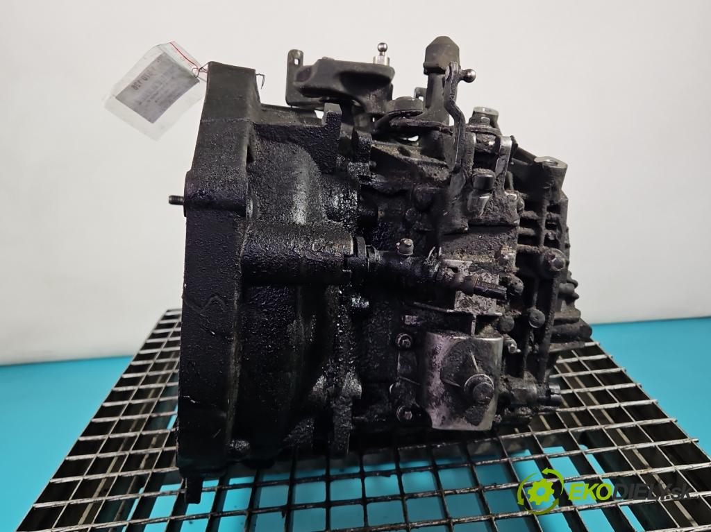 Alfa romeo Giulietta 1.6 jtd 105 hp manual 77 kW 1598 cm3 5- převodovka stupňová manual C63563504