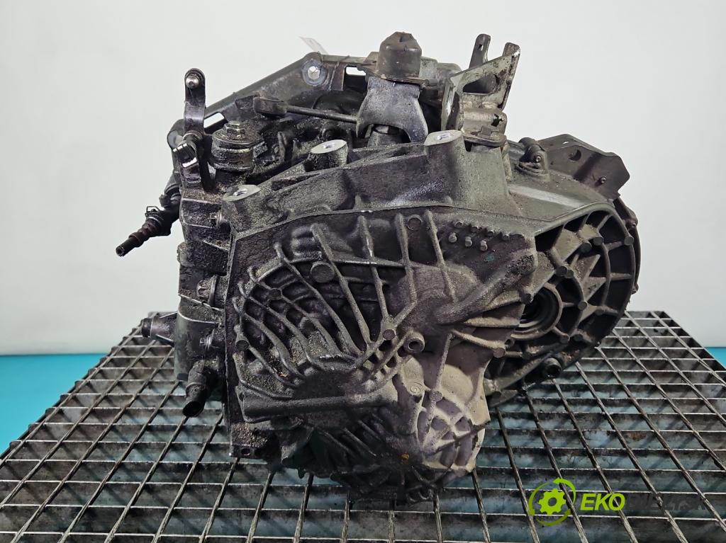 Alfa romeo Giulietta 1.6 jtd 105 hp manual 77 kW 1598 cm3 5- převodovka stupňová manual C63563504