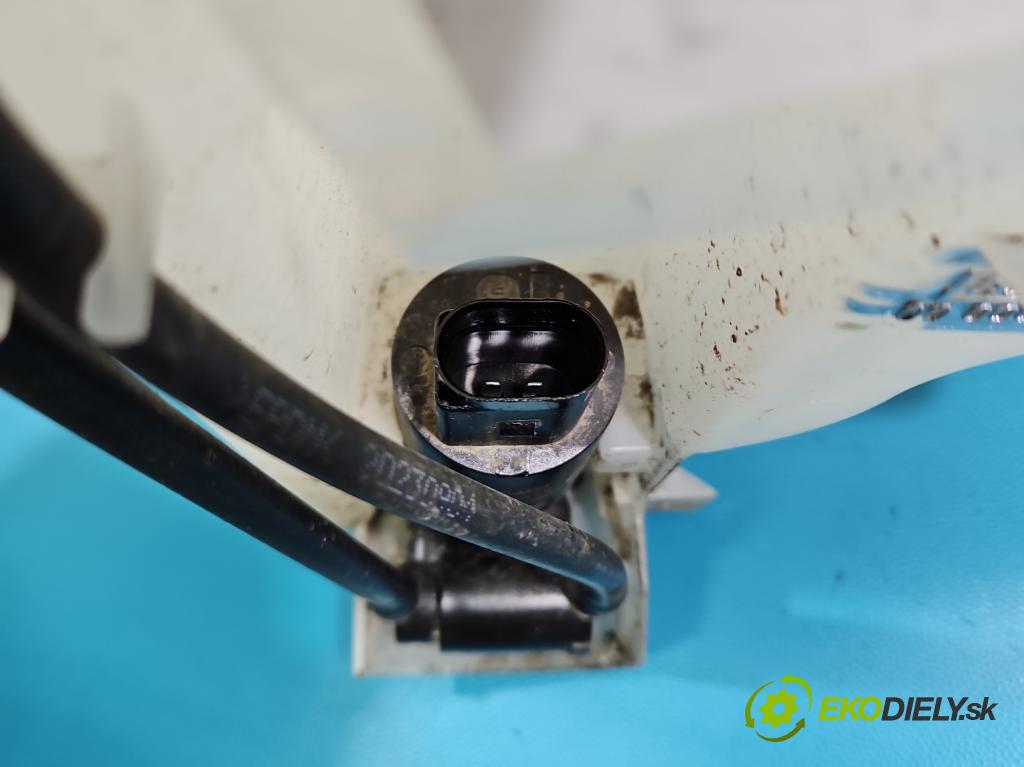 MG MG3  24- 1.5 16V 102 HP automatic 75 kW 1498 cm3 5- nádržka tekutina: ostrekovačov 11433204