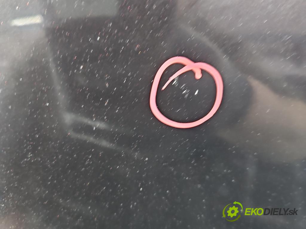 Alfa romeo Giulietta 1.6 jtd 105 HP manual 77 kW 1598 cm3 5- kapota predná