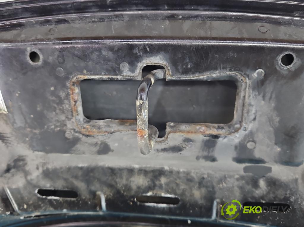 Alfa romeo Giulietta 1.6 jtd 105 HP manual 77 kW 1598 cm3 5- kapota predná