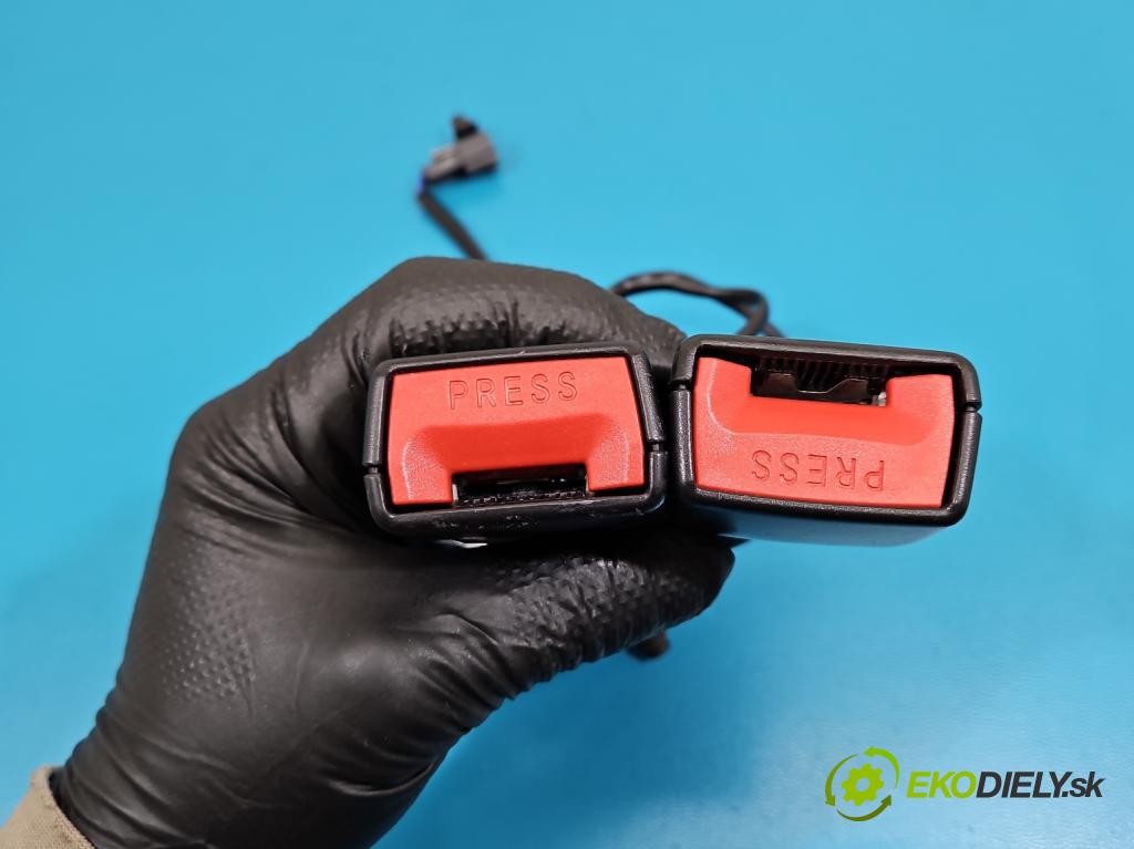 MG MG3  24- 1.5 16V 102 HP automatic 75 kW 1498 cm3 5- pas bezpečnosť: zadné pravý 11671810