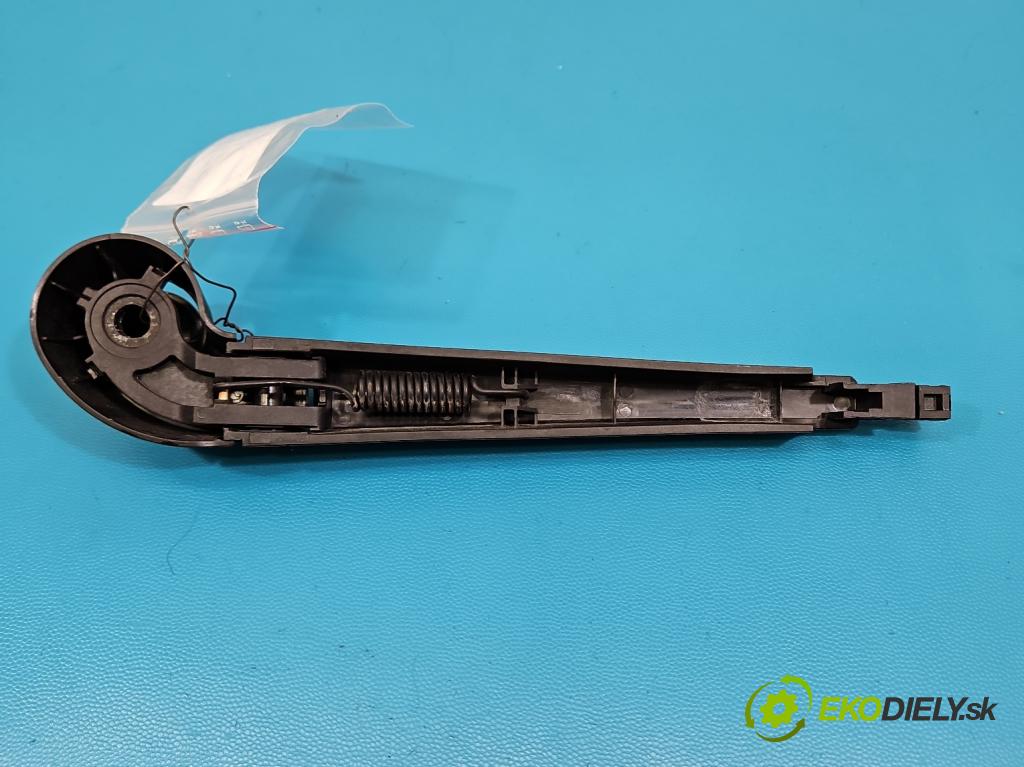 MG MG3  24- 1.5 16V 102 HP automatic 75 kW 1498 cm3 5- rameno stieračov zadné