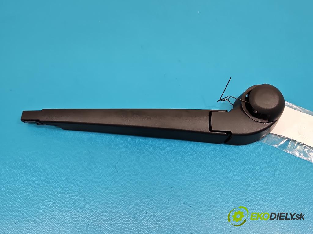 MG MG3  24- 1.5 16V 102 HP automatic 75 kW 1498 cm3 5- rameno stieračov zadné