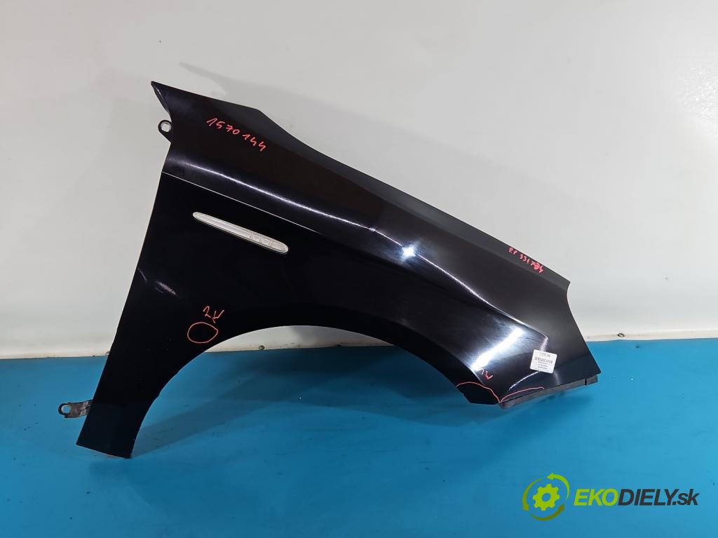 Alfa romeo Giulietta 1.6 jtd 105 HP manual 77 kW 1598 cm3 5- blatník predné pravý  (Kľučka dverí ostatné)