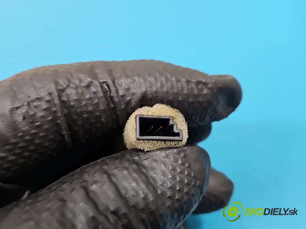 MG MG3  24- 1.5 16V 102 HP automatic 75 kW 1498 cm3 5- clonítko pravé