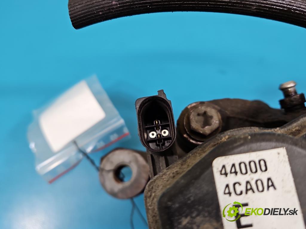 Nissan X-trail III T32 2013-2021 1.6 dci 131 HP automatic 96 kW 1598 cm3 5- brzdič zadné pravý  (Kľučka dverí ostatné)