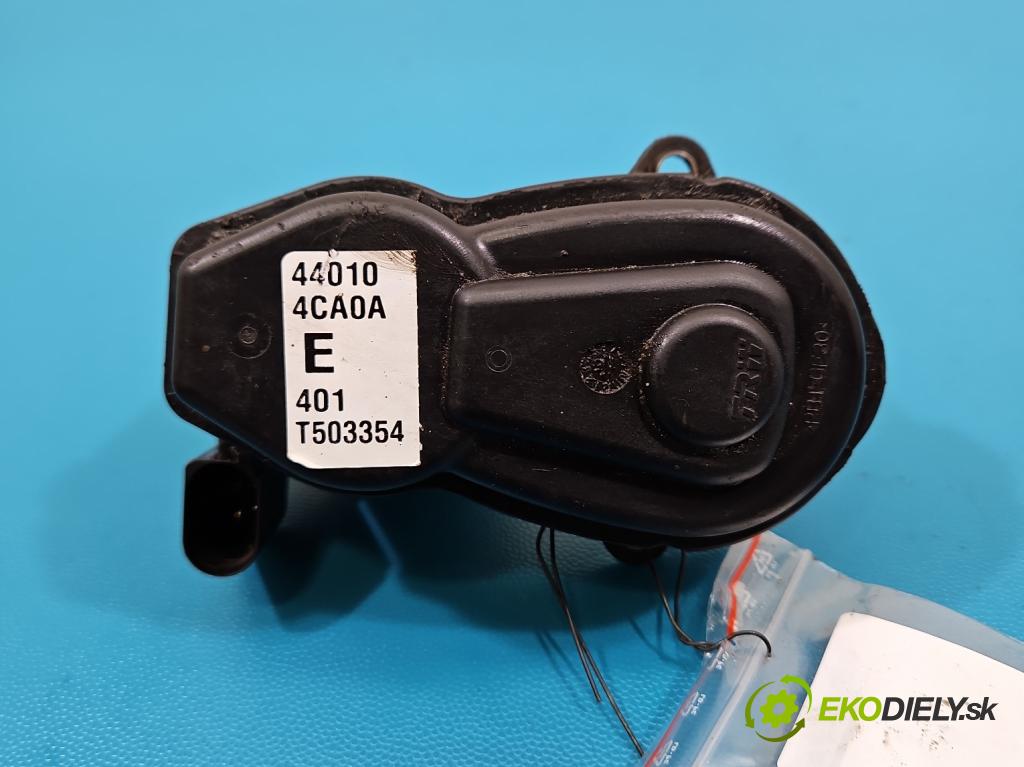Nissan X-trail III T32 2013-2021 1.6 dci 131 hp automatic 96 kW 1598 cm3 5- brzdič zadní levý  (Klika dveří ostatní)