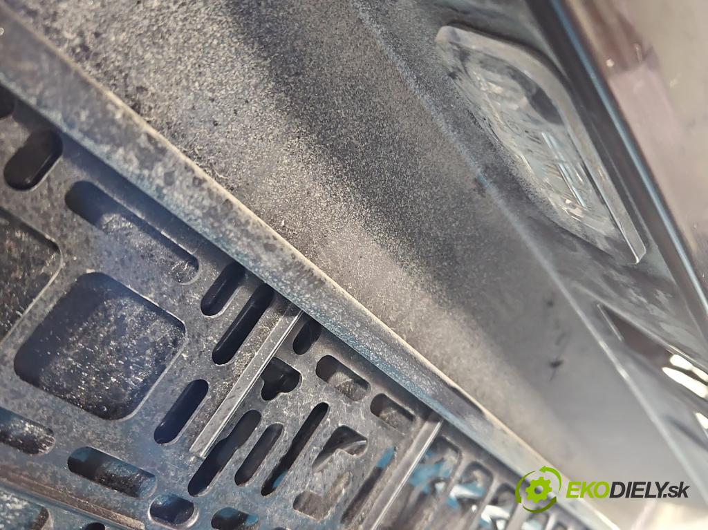 MG MG3  24- 1.5 16V 102 HP automatic 75 kW 1498 cm3 5- zadna kufor  (Kapota zadná (kufor))