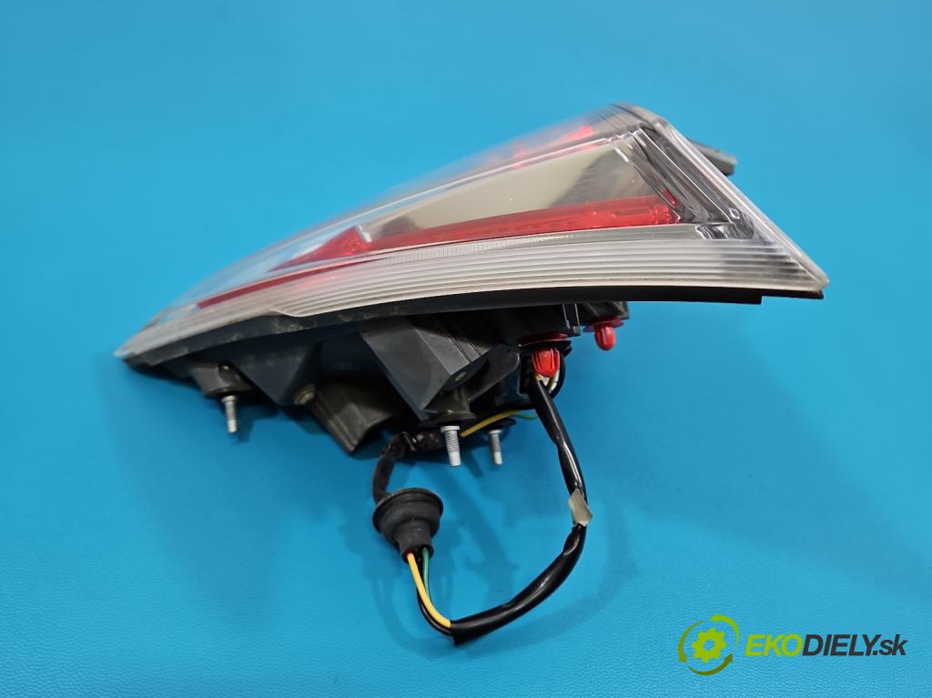 Nissan X-trail III T32 2013-2021 1.6 dci 131 HP automatic 96 kW 1598 cm3 5- svetlo / reflektor zadné ľavé  (Kľučka dverí ostatné)