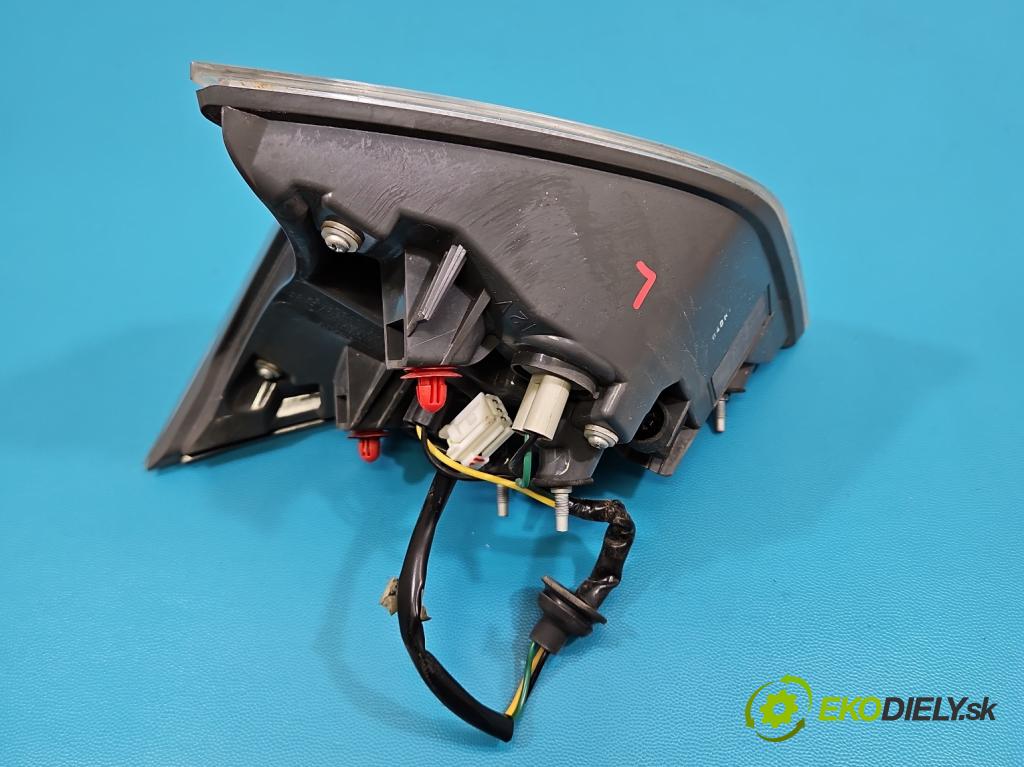 Nissan X-trail III T32 2013-2021 1.6 dci 131 HP automatic 96 kW 1598 cm3 5- svetlo / reflektor zadné ľavé  (Kľučka dverí ostatné)