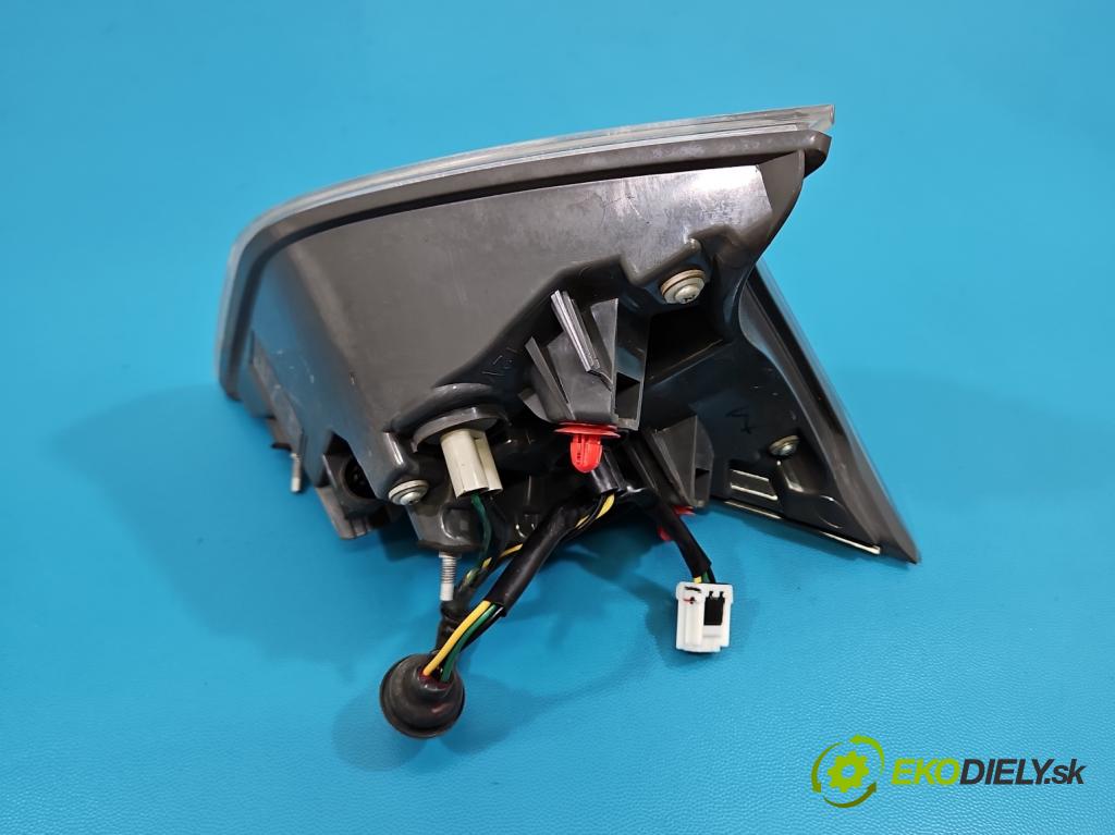 Nissan X-trail III T32 2013-2021 1.6 dci 131 HP automatic 96 kW 1598 cm3 5- svetlo / reflektor zadné pravé (Kľučka dverí ostatné)