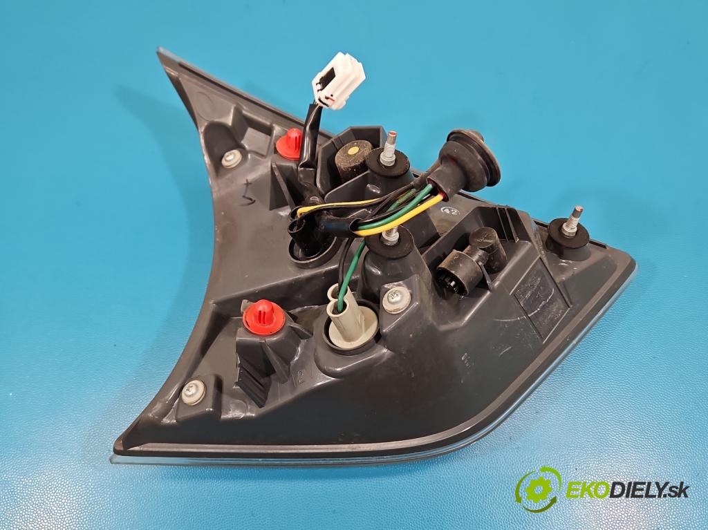 Nissan X-trail III T32 2013-2021 1.6 dci 131 HP automatic 96 kW 1598 cm3 5- svetlo / reflektor zadné pravé (Kľučka dverí ostatné)