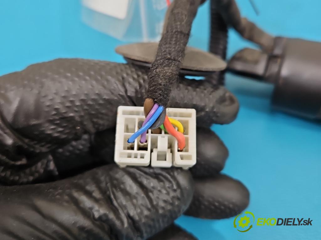 Nissan X-trail III T32 2013-2021 1.6 dci 131 HP automatic 96 kW 1598 cm3 5- Aktuátor: kufrové dvere ľavý 905614CL2A