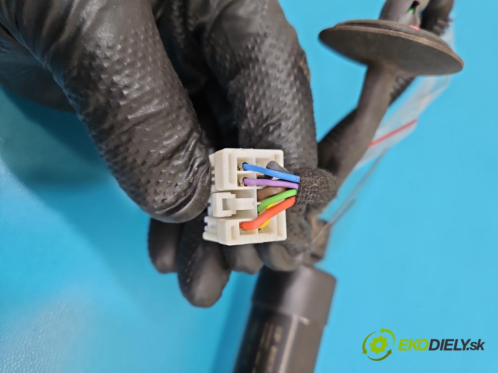 Nissan X-trail III T32 2013-2021 1.6 dci 131 HP automatic 96 kW 1598 cm3 5- Aktuátor: kufrové dvere pravý 905614CL2A