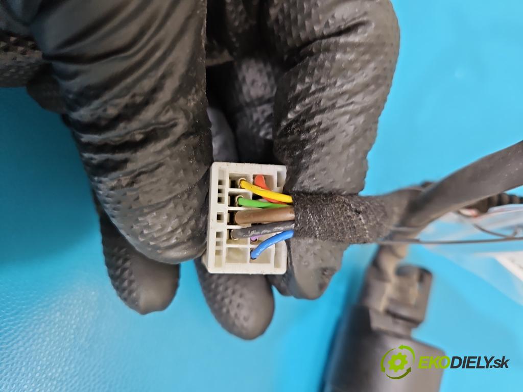 Nissan X-trail III T32 2013-2021 1.6 dci 131 HP automatic 96 kW 1598 cm3 5- Aktuátor: kufrové dvere pravý 905614CL2A