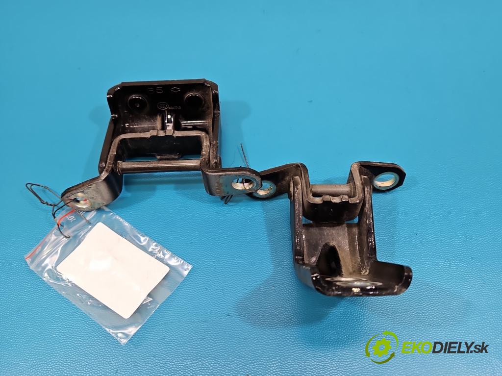 Nissan X-trail III T32 2013-2021 1.6 dci 131 hp automatic 96 kW 1598 cm3 5- Závěs: dveře zadní pravý