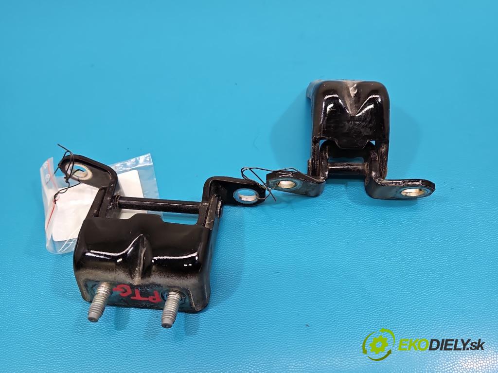 Nissan X-trail III T32 2013-2021 1.6 dci 131 hp automatic 96 kW 1598 cm3 5- Závěs: dveře zadní pravý