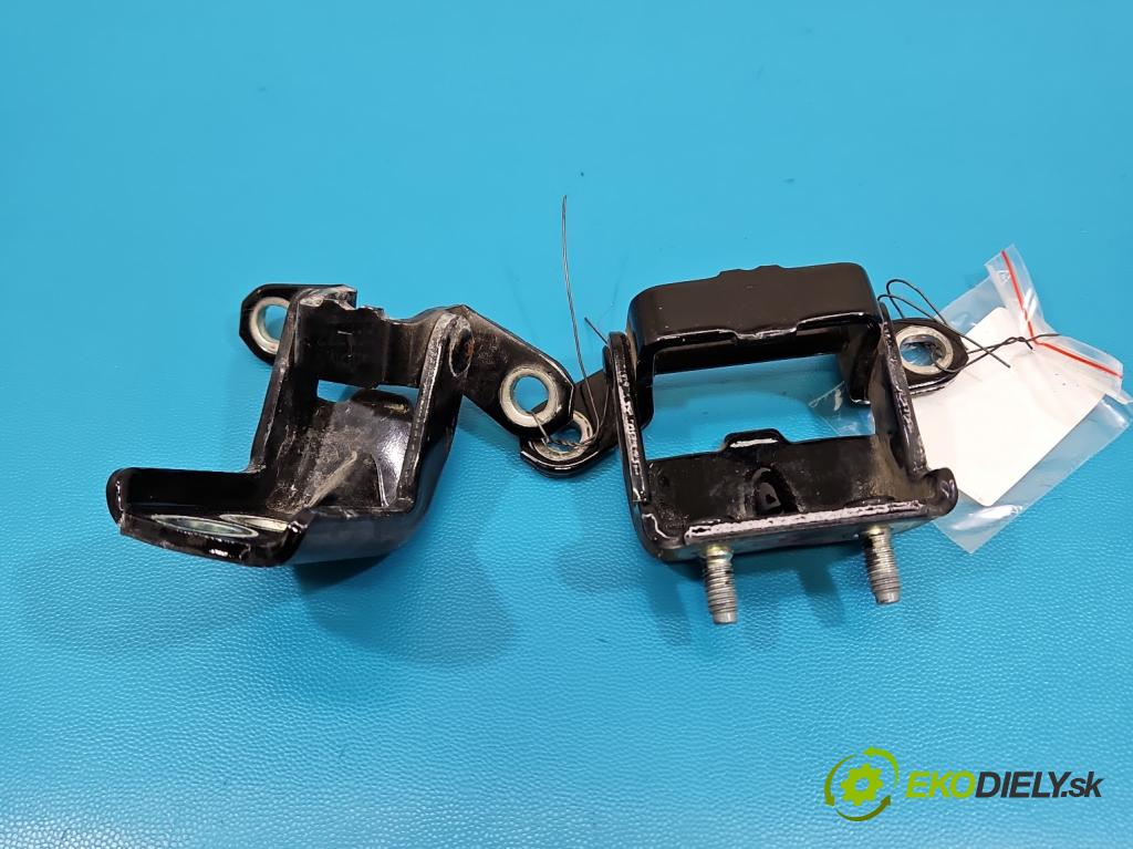 Nissan X-trail III T32 2013-2021 1.6 dci 131 hp automatic 96 kW 1598 cm3 5- Závěs: dveře zadní levý