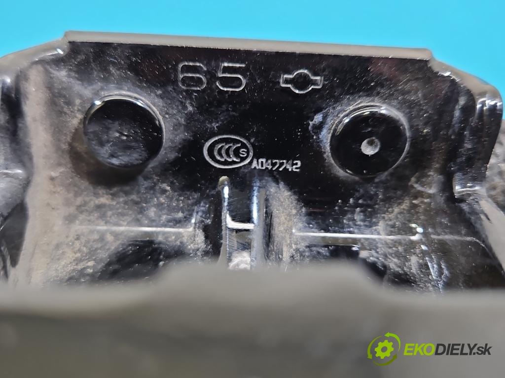 Nissan X-trail III T32 2013-2021 1.6 dci 131 hp automatic 96 kW 1598 cm3 5- Závěs: dveře zadní levý