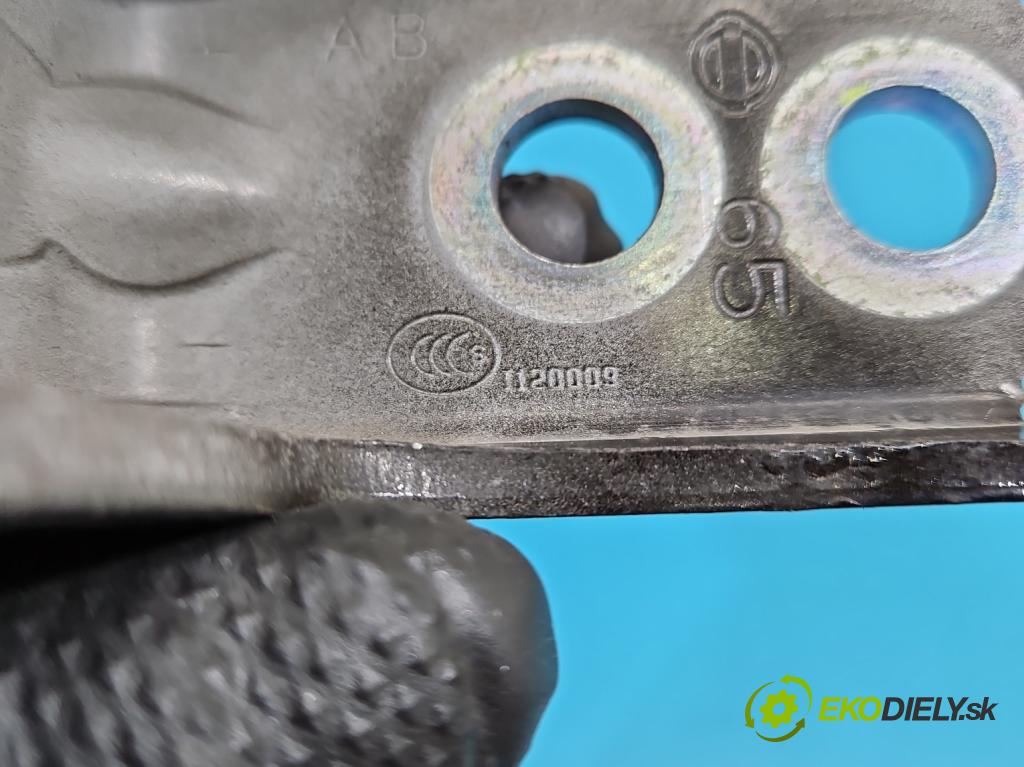 Nissan X-trail III T32 2013-2021 1.6 dci 131 hp automatic 96 kW 1598 cm3 5- Závěs: dveře přední pravý