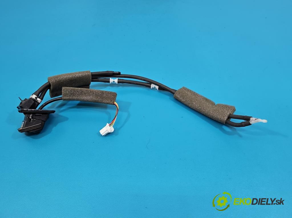 Nissan X-trail III T32 2013-2021 1.6 dci 131 HP automatic 96 kW 1598 cm3 5- Kamera cúvania 28442-4BA4A