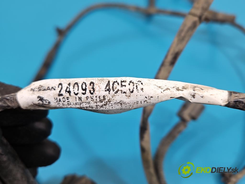 Nissan X-trail III T32 2013-2021 1.6 dci 131 HP automatic 96 kW 1598 cm3 5- Zväzok: nárazník zadné 24093-4CE0C