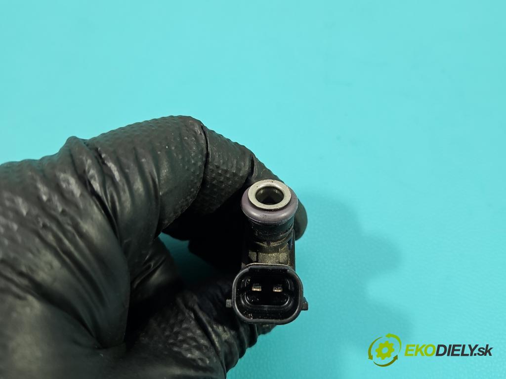 Skoda Fabia III 2014- 2021 1.0 MPI 60 HP manual 44 kW 999 cm3 5- vstrek 04E906031F (Vstrekovač paliva)