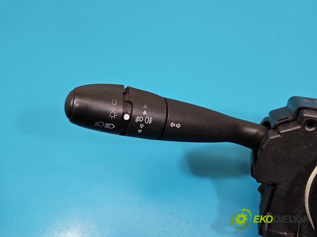 Peugeot 206 1.1 8V 60 HP manual 44.1 kW 1124 cm3 3- prepínač komplex: 96595074XT (Prepínacie páčky pod volantom)