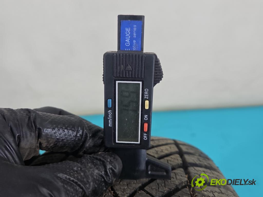 MG MG3  24- 1.5 16V 102 HP automatic 75 kW 1498 cm3 5- pneumatika 1 kus