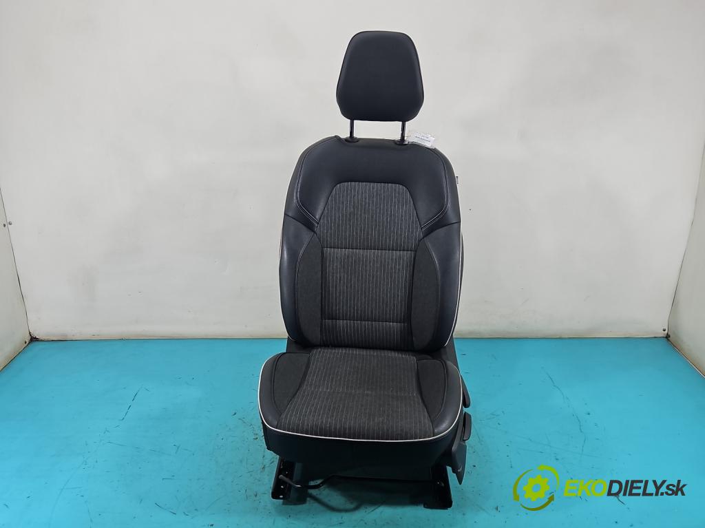 Renault Clio V 2019- 1.0 91 KM automatic 67 kW 999 cm3 5- Sedačka ľavý  (Sedadlo)