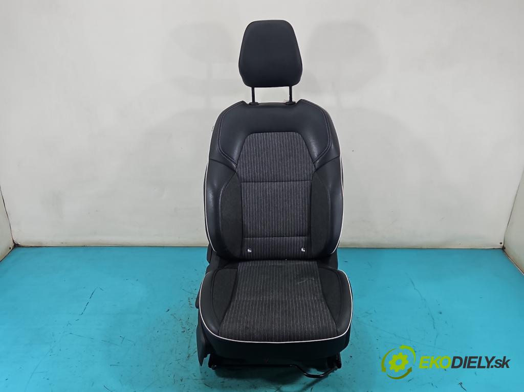 Renault Clio V 2019- 1.0 91 KM automatic 67 kW 999 cm3 5- Sedačka pravý  (Sedadlo)